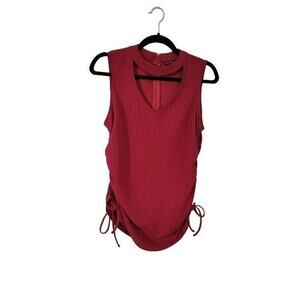 Dora Landa‎ Sleeveless Red Top Red Sz M V-Neck Stretch Cinched Waist